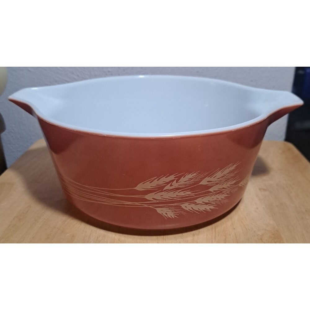 Vintage Pyrex Autumn Harvest Wheat Design Casserole 475 B 2.5 Qt.